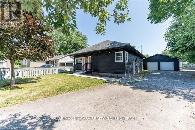 25 Meadowvale Dr