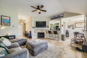1103 Chickory Ct in Leander, TX - Foto de edificio - Building Photo