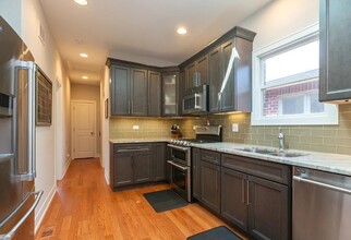 1110 N Christiana Ave in Chicago, IL - Building Photo - Building Photo