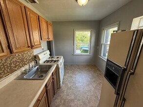 17646 Toepfer Dr in Eastpointe, MI - Building Photo - Building Photo
