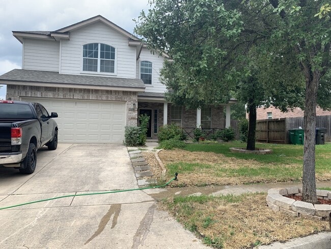8711 Redwood Bend