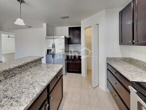 10920 Pond Pine Dr in Riverview, FL - Foto de edificio - Building Photo