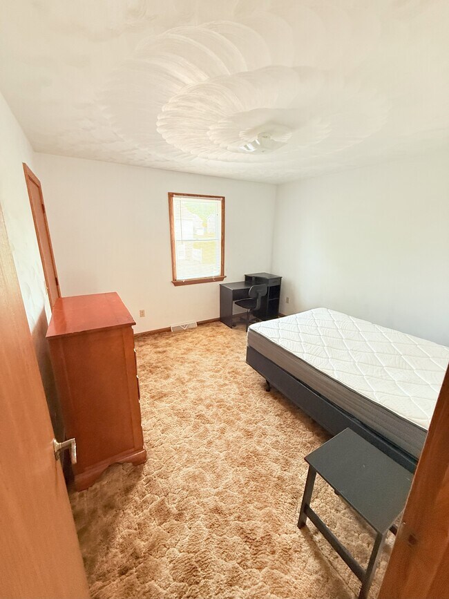 4506 Greengarden Blvd in Erie, PA - Building Photo - Building Photo