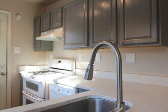 753 Jefferson Rd in Pittsburgh, PA - Building Photo - Building Photo