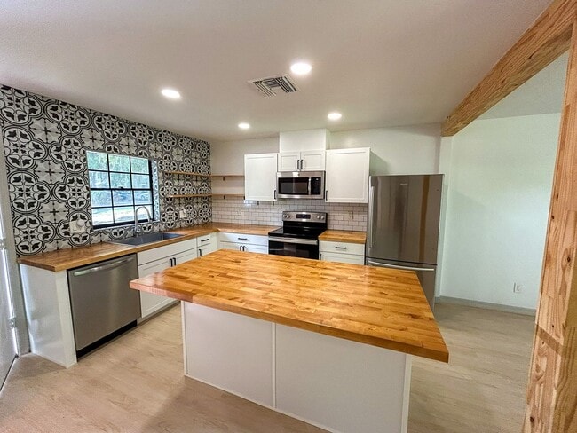 1058 SW 6th Dr in Gainesville, FL - Building Photo - Building Photo