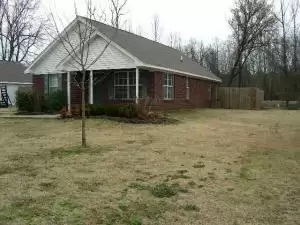 106 Elm Tree Ln in Saltillo, MS - Building Photo