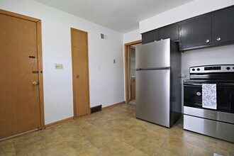 3832 Wyoming Way in Racine, WI - Building Photo - Building Photo