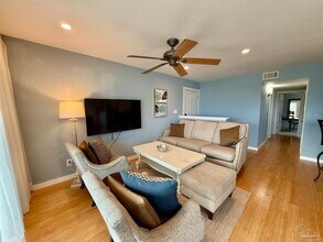 200 Pensacola Beach Rd in Gulf Breeze, FL - Building Photo - Building Photo