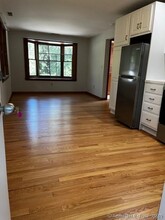 21 Hollow Tree Rd in Norwalk, CT - Building Photo - Building Photo