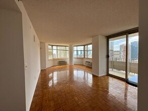 1 2nd St in Jersey City, NJ - Building Photo - Building Photo