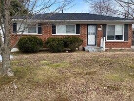 6315 Red Spruce Dr in Louisville, KY - Building Photo