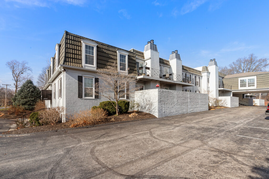 The Marseille Apartments in Fairway, KS - Foto de edificio