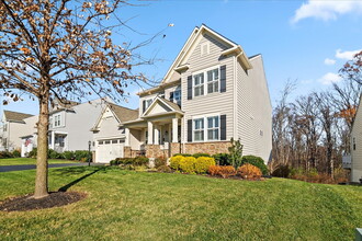 15716 Rachel Pl in Haymarket, VA - Foto de edificio - Building Photo