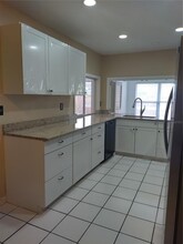 2131 OrangePointe Ave in Palm Harbor, FL - Building Photo - Building Photo