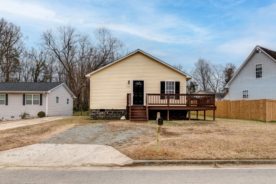 3525 Riverside Dr in Greensboro, NC - Building Photo