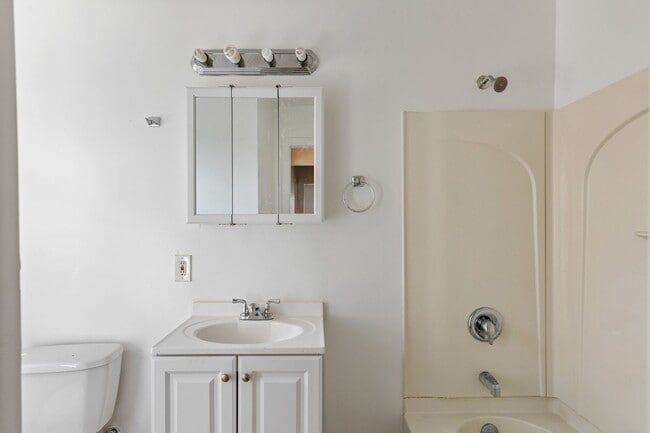 Larchmont Manor in Union Township, NJ - Foto de edificio - Building Photo