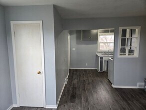 1754 Newell St in Waterloo, IA - Building Photo - Building Photo