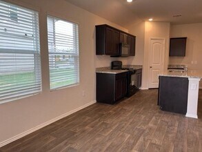 212 Lily Pond Trl in San Marcos, TX - Building Photo - Building Photo