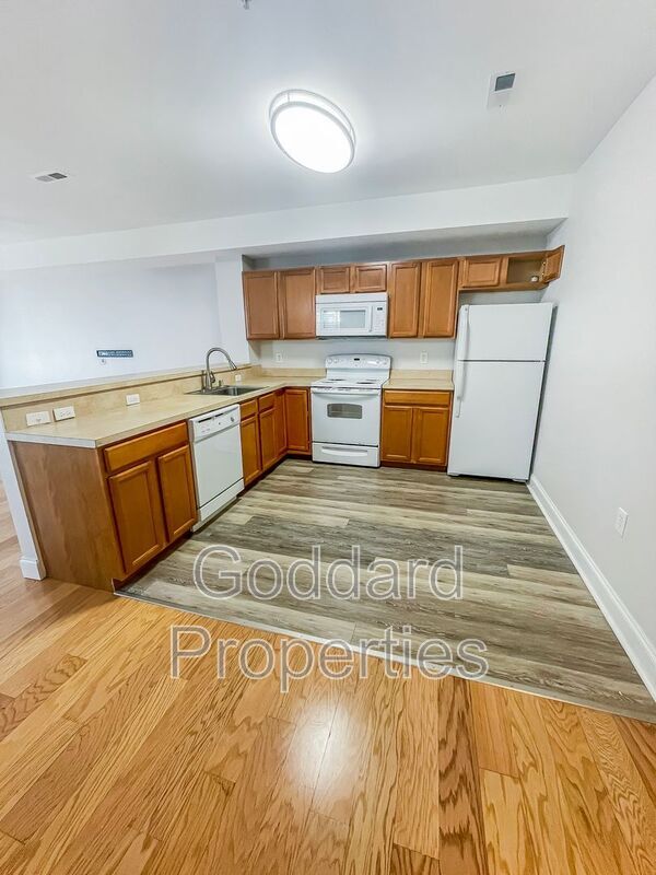 2205 N Charles St in Baltimore, MD - Building Photo - Building Photo