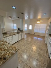 7928 W Villa Finestra Dr in Las Vegas, NV - Building Photo - Building Photo