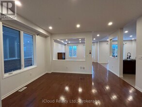 2381 Secreto Dr in Oshawa, ON - Building Photo - Building Photo