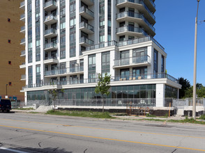 Lexington Residences By The Park in Toronto, ON - Building Photo - Building Photo