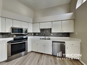 3727 75 Dr E in Sarasota, FL - Building Photo - Building Photo