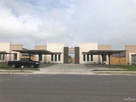 803 Cathedral Hl in Edinburg, TX - Building Photo