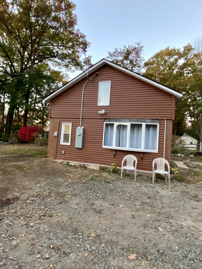 166 Firetown Rd in Simsbury, CT - Building Photo - Building Photo