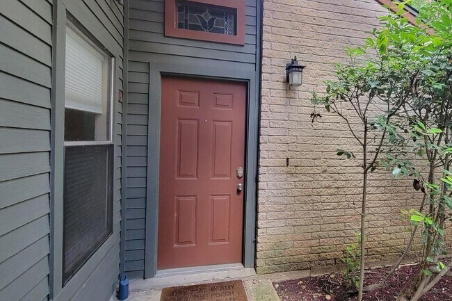 3815 Menchaca Rd in Austin, TX - Building Photo - Building Photo