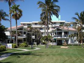 17901 Collins Ave Apartments