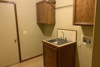 215 Willow Branch Rd in Norman, OK - Building Photo - Building Photo