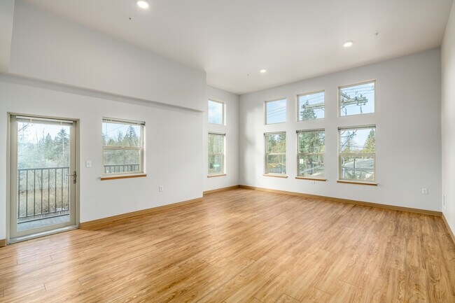1300 Telegraph Rd. in Bellingham, WA - Building Photo - Interior Photo