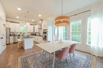 1227 McAlpine Ave in Nashville, TN - Foto de edificio - Building Photo