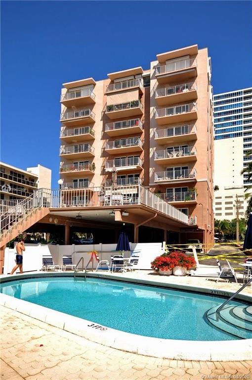 95 N Birch Rd, Unit 303 in Fort Lauderdale, FL - Foto de edificio - Building Photo