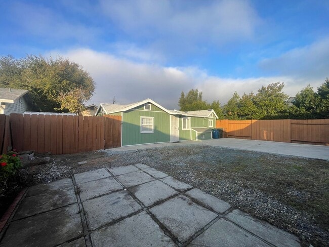 616 W 16th St in Antioch, CA - Building Photo - Building Photo