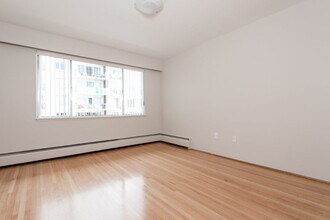 1665 Duchess Ave in West Vancouver, BC - Building Photo - Building Photo