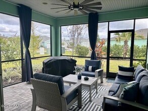 301 Low Tide Ln in Daytona Beach, FL - Foto de edificio - Building Photo