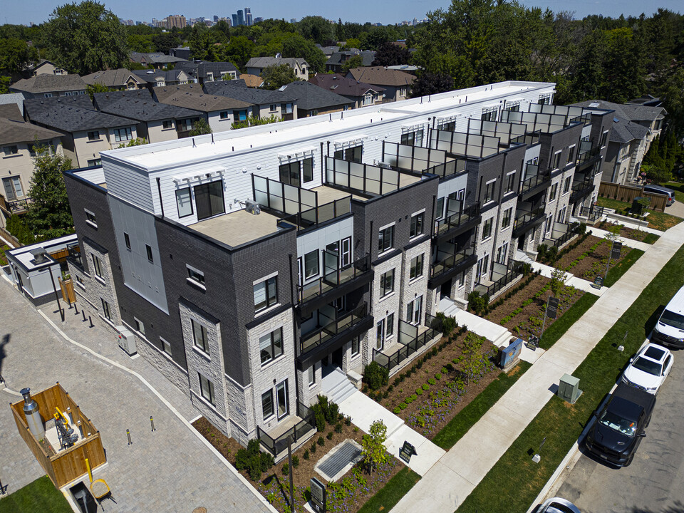 Ledbury Park in Toronto, ON - Building Photo