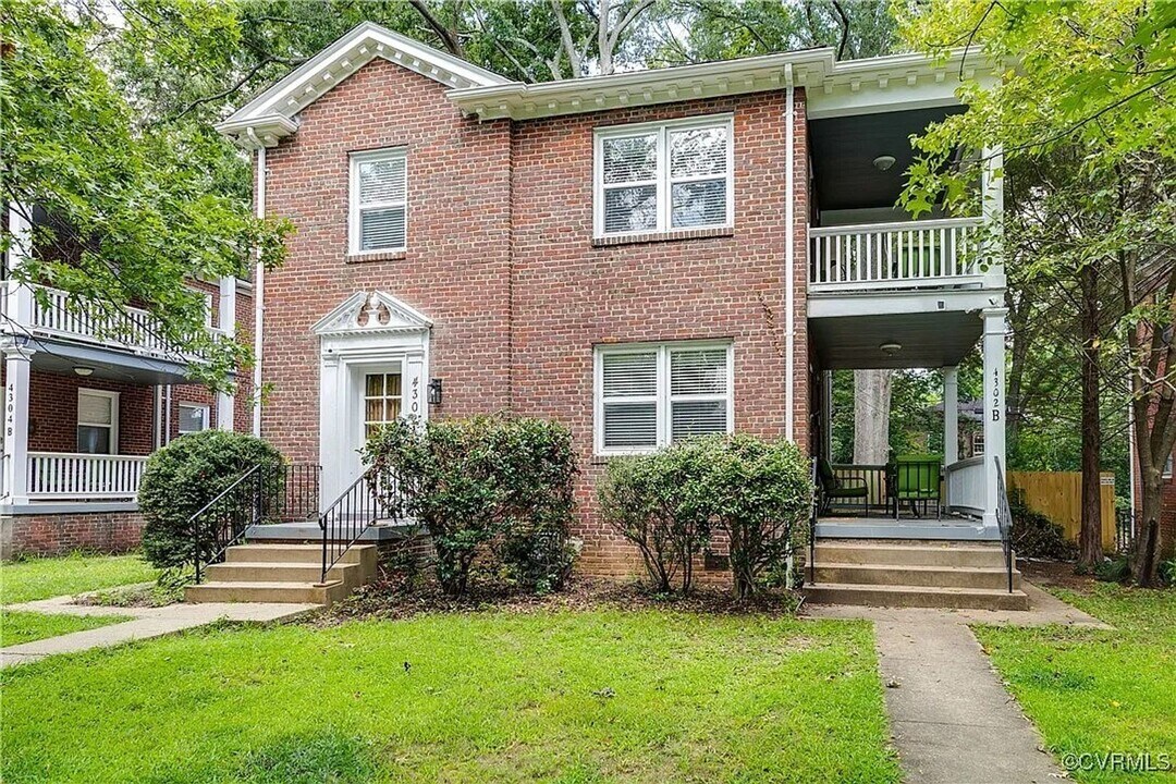 4302 W Franklin St in Richmond, VA - Building Photo