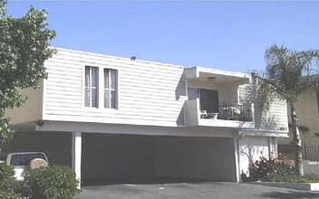 257 W Verdugo Ave in Burbank, CA - Foto de edificio - Building Photo