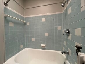 5219 S Lake Dr in Cudahy, WI - Building Photo - Building Photo