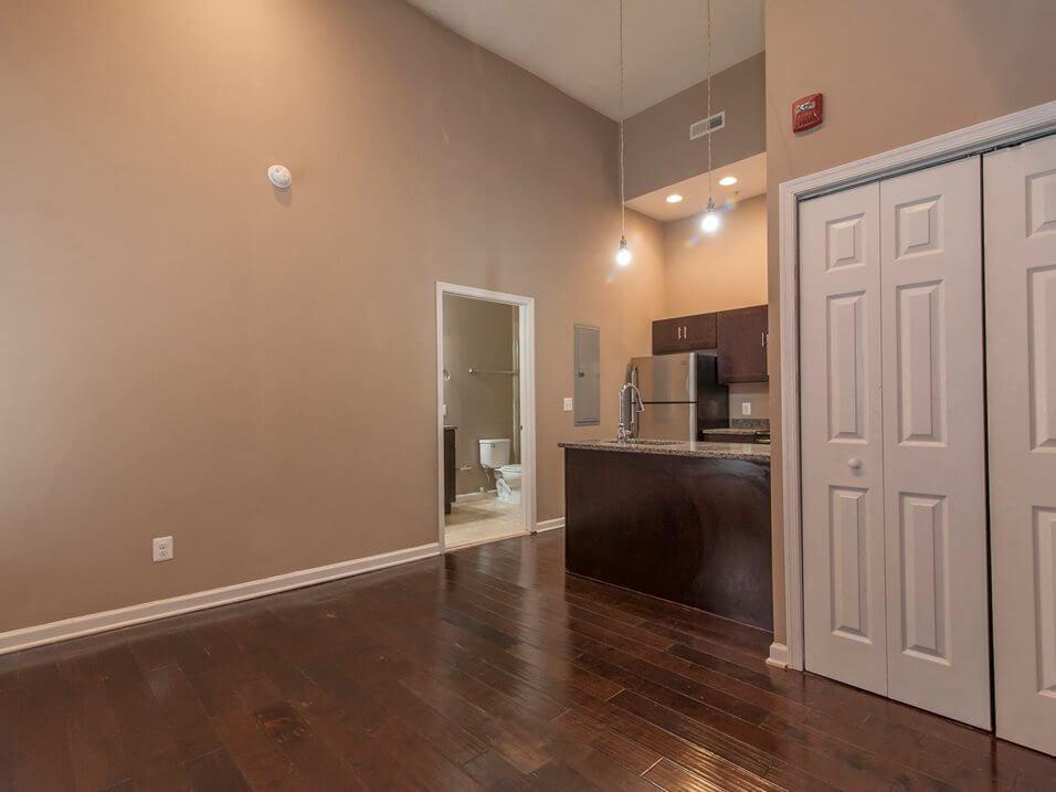 617 W Lexington St in Baltimore, MD - Building Photo