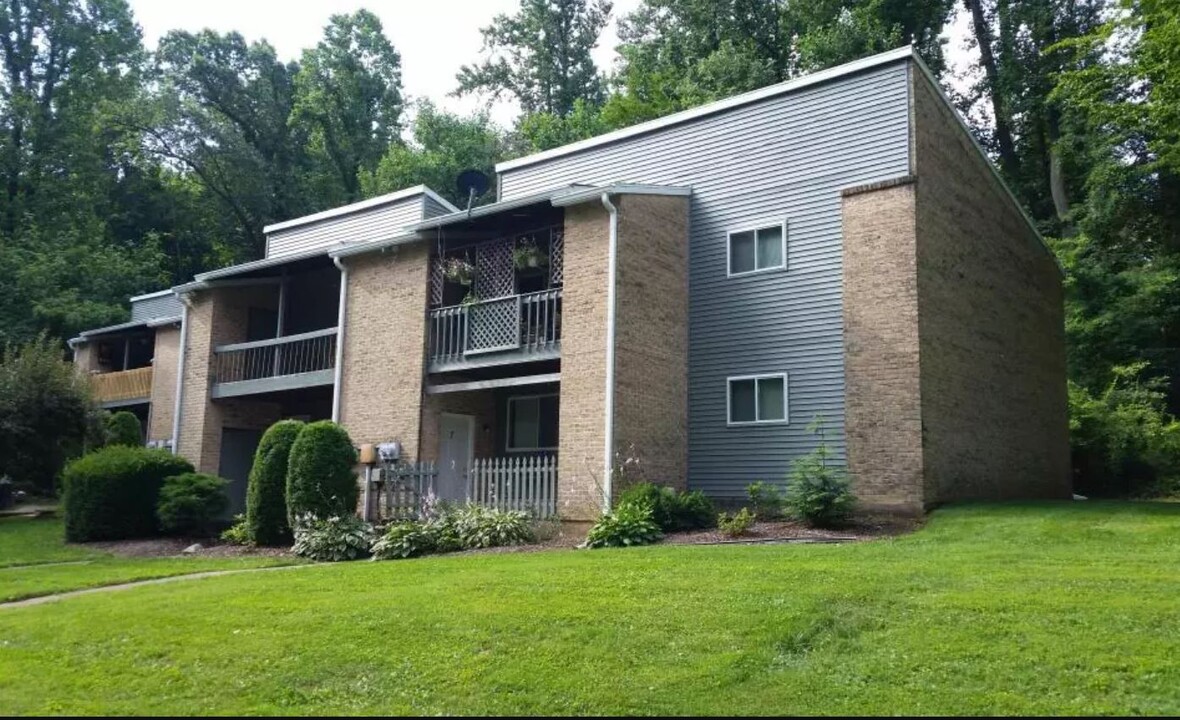 120 Ramblewood Dr in Etters, PA - Building Photo