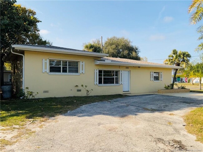 property at 1701 Sunrise Blvd