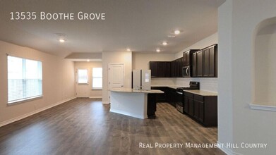 13535 Boothe Grv in San Antonio, TX - Building Photo - Building Photo