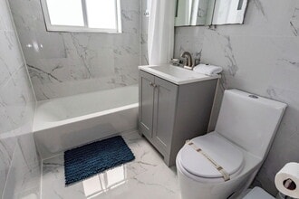 2654 Key Largo Ln in Fort Lauderdale, FL - Building Photo - Building Photo