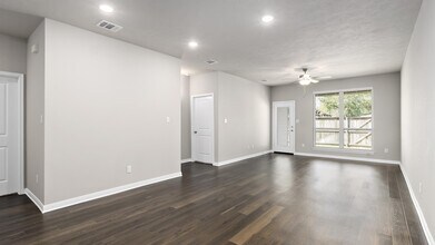 3007 Stevens Dr in Bryan, TX - Building Photo - Building Photo