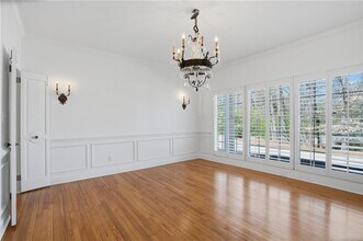 1190 W Paces Ferry Rd NW in Atlanta, GA - Building Photo - Building Photo