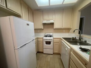 58 Gavilan in Rancho Santa Margarita, CA - Foto de edificio - Building Photo